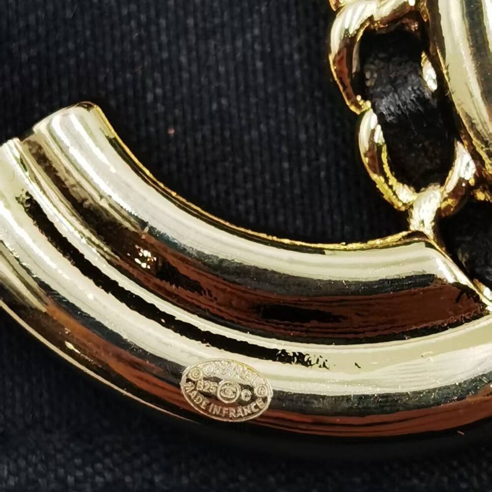 ✨✨CHANEL BROOCH - Picture 5 of 5